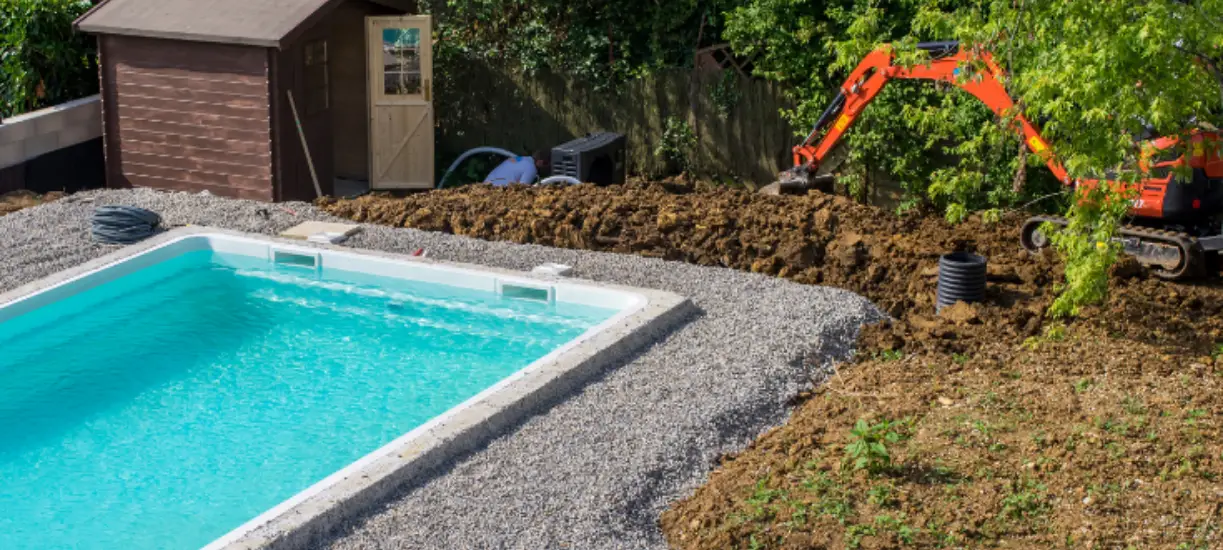 Cmonjardinier vous explique les travaux de terrassement dans un jardin.